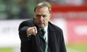 Advocaat zůstává, rozhodl se nadále vést Sunderland