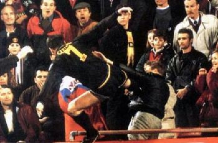 Cantona je na svou inzultaci chuligána hrdý i po 16 letech