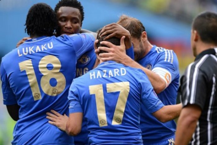 Chelsea si zastřílela v Indonésii, Kalas si dal vlastní gól