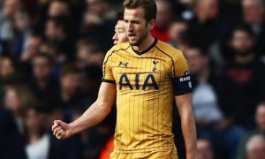 Překvapivá neporazitelnost Hullu, hattrickový specialista Kane píše historii