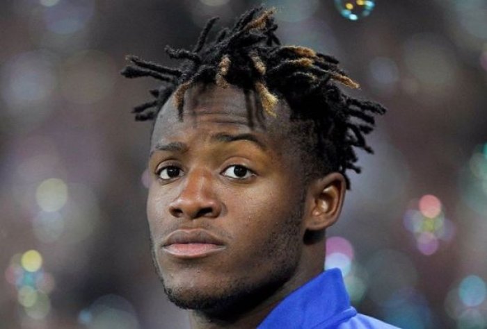 Neskutečně efektivní Batshuayi, Pogba přerušil půst, Kane připomněl Rooneyho