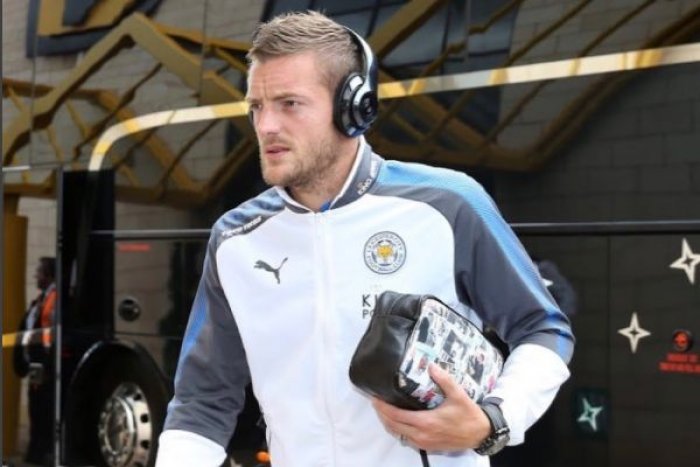 V Leicesteru se přiostřuje, Vardy musel vysvětlovat červenou kartu