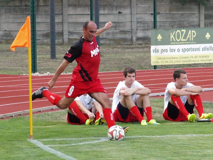 MSFL: Čtyřicetiletý Polách září v dresu Hodonína, Pašek pomohl 4 góly zostudit HFK