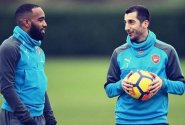 Z Lacazetteho se stal v Arsenalu náhradník. Co mu vzkazuje Ferdinand?