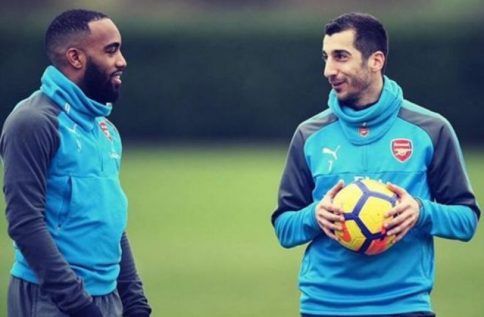 Z Lacazetteho se stal v Arsenalu náhradník. Co mu vzkazuje Ferdinand?