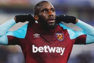 Moyesův West Ham mu začíná být malý. Zvolí Tottenham, nebo kývne Chelsea?