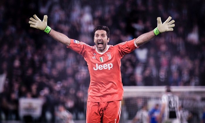 Buffon připustil, že by nemusel přestat hrát kvůli dalším zajímavým výzvám: V nižších soutěžích ale končit nechci