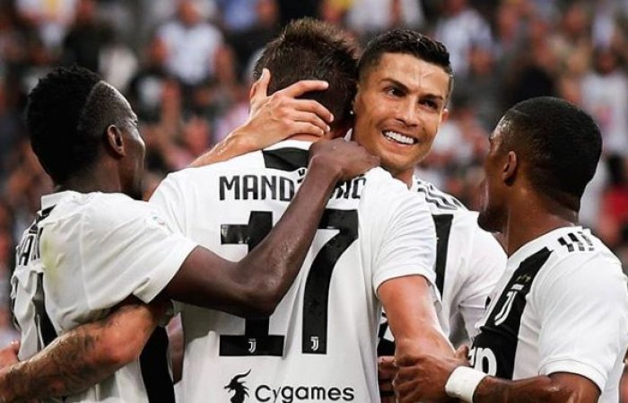 Ronaldo spasil Juventus, Bayern nakonec vyhrál v Mohuči a Liverpool rozdrtil Cardiff