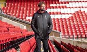 Klopp vyhrožuje kontumací, pokud mu liga nedá svolení k přeložení zápasu