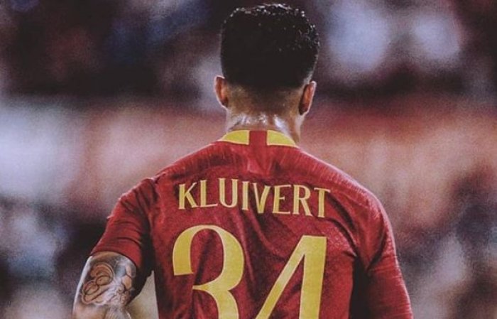 Kluivert junior je po přestupu více na lavičce, v Římě však moc dobře vědí, kým disponují