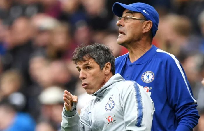 Sarri je taktický génius, chválí svého kolegu asistent Zola a odhaluje, co Chelsea musí udělat, aby se dotáhla na špičku