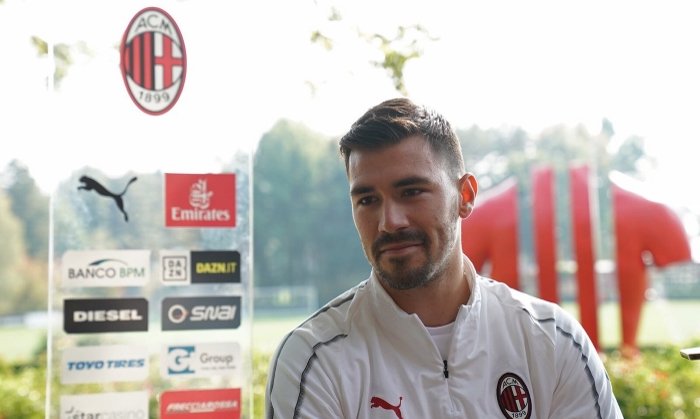 Romagnoli: Měl jsem nabídky z Premier League, ale AC Milán je mým domovem