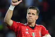 Zatímco se Szczesny a spol. teprve scházejí u snídaně, Ronaldo již obědvá...