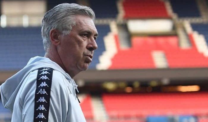 Ancelotti dlouho bez práce nezůstane. Kdo si na něj brousí zoubky?