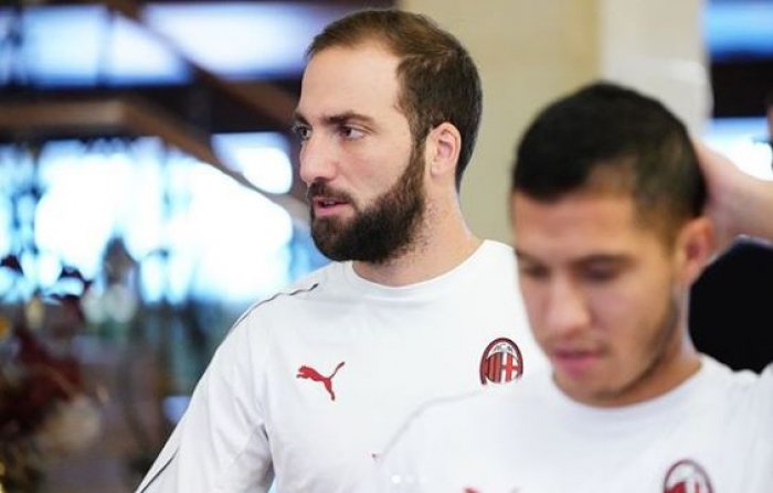 Higuaínova milánská mise možná nebude trvat moc dlouho...