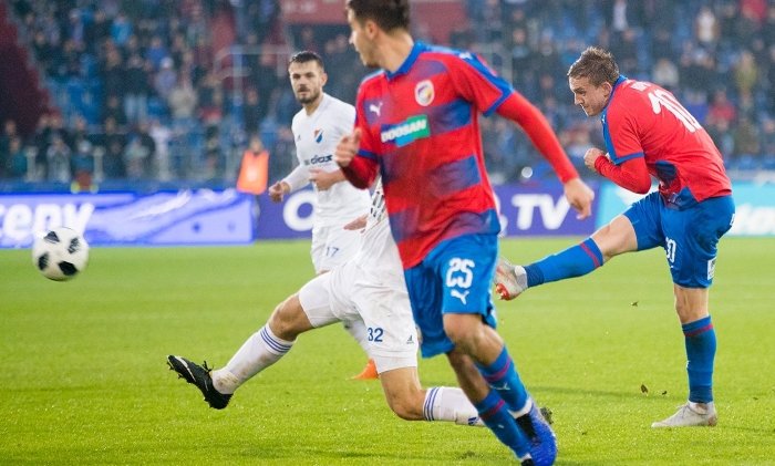 Baník nedal penaltu a Viktoria si tak připisuje další těsnou výhru, dohrávku lépe zvládl Liberec