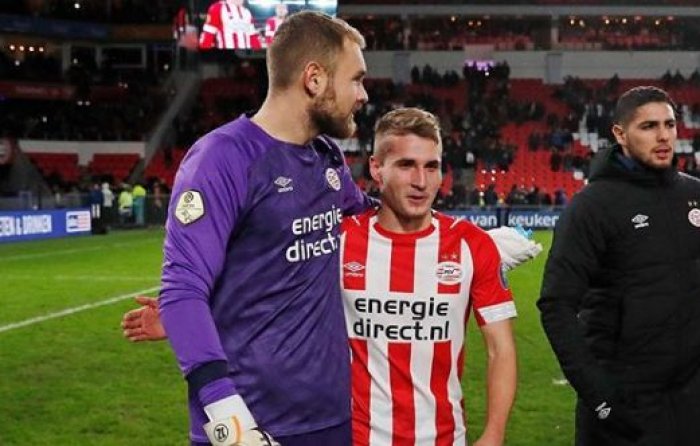 Sadílek byl nervózní, ztěžkly mu nohy, ale i tak prožil v Eredivisii pod Van Bommelem nádherný debut