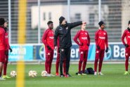 Předvánoční třesk v Bayeru Leverkusen. Trenéra Herrlicha střídá na lavičce Bosz