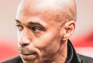 Henry má kvalitu na to, aby byl vynikající manažer, hájí svého známého Wenger