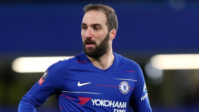 Higuaín zaznamenal první dva góly v Premier League, Bayern prohrál v Leverkusenu a nevyhrál ani Dortmund