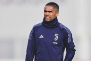 Arsenal je nyní bez Brazilce. Mohl by to změnit Douglas Costa? A kolik za něj Juve chce?