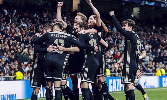 Barca hodlá vybrakovat Ajax! Kdo je na řadě po De Jongovi?