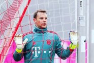 Neuer je zase o kousek blíže konci v Bayernu. Na vině je prý propast mezi zbytkem Evropy
