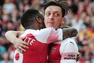 Arsenalem opomíjený Özil mluví o své budoucnosti