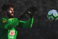 Alisson: Během kariéry jsem již viděl hodně sobeckých hráčů, ale v Liverpoolu jsme v tom spolu