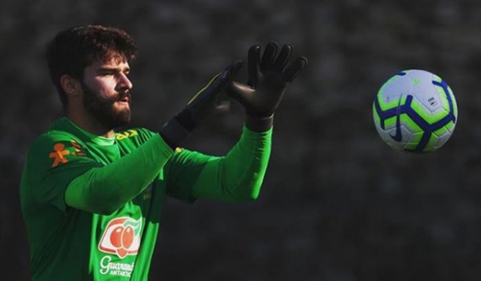 Alisson: Během kariéry jsem již viděl hodně sobeckých hráčů, ale v Liverpoolu jsme v tom spolu