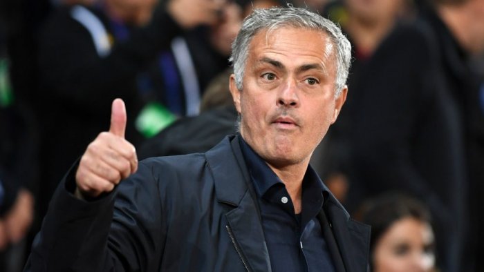 Levy nezahálel, Mourinho podepsal na tři a půl roku