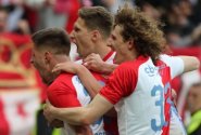 Slavia slaví mistrovský titul, Sparta doma zabrala s Jabloncem