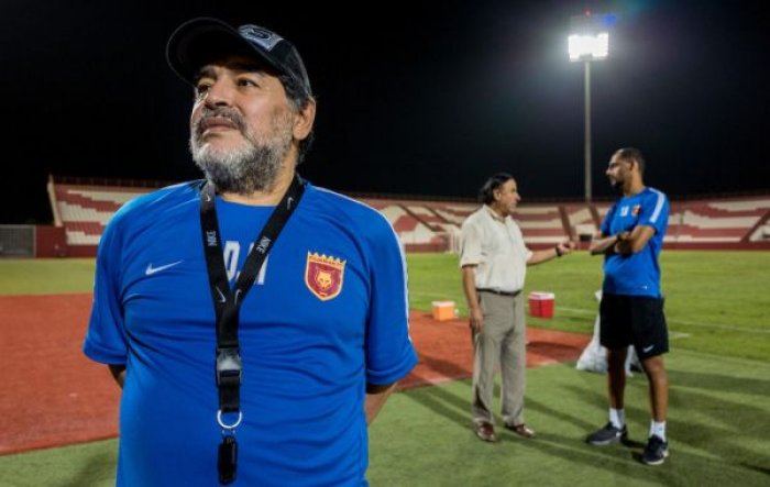 Maradona: Pokud hledají Rudí ďáblové schopného trenéra, mohou mi cinknout