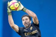 Buffon se po pouhém roce v Paříži vrací domů. Sáhne po něm některý z italských gigantů?