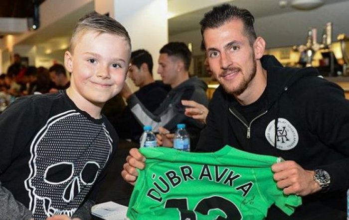 Dúbravka Premier League hned tak neopustí a může se těšit i na více peněz...