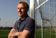 Klinsmann je po deseti letech zpět v bundeslize, jeho praktiky okusí Darida, Duda a spol.