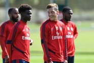 Téměř odstavený Özil nejspíše zažívá své poslední měsíce v britské metropoli...