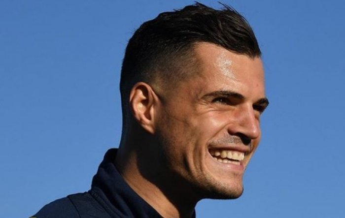 Xhaka sjel Evru, pro něhož jsou Kanonýři pořád dětmi: Musí si dávat pozor, co říká, jsou to hovadiny