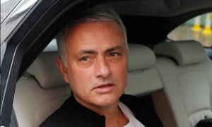 Natěšený Mourinho si krátce po podpisu rýpnul do Manchesteru United s Chelsea