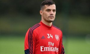 Xhaka chyběl v derby, souhlasil s návratem do Bundesligy