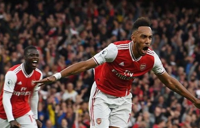 Arsenal se potápí a Aubameyang zvažuje skok přes palubu. Kdo mu dokázal zamotat hlavu?