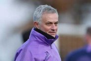 Arsenal váhá s odvoláním Emeryho a utekl mu Mourinho. Obrovská chyba, říká legenda