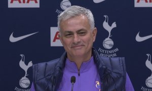 Mourinha čeká premiéra, City ve šlágru hostí Chelsea