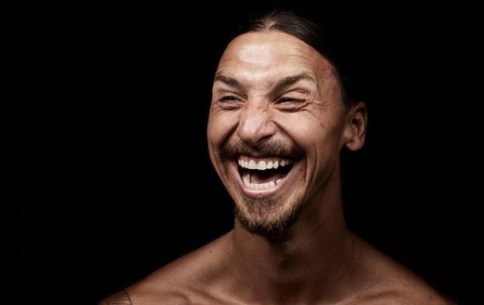 Zlatan je zpátky! V Miláně podepisuje smlouvu na půl roku a během toho si vydělá nekřesťanské peníze