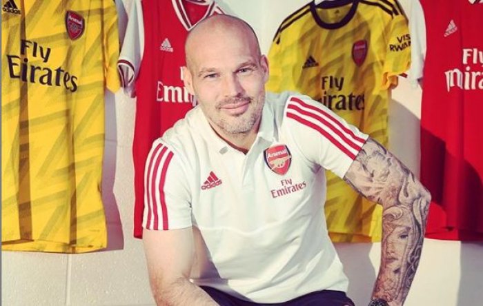 Ljungberg hájí špatný Arsenal: Nervozita na tribunách může hráče ovlivnit, jsou to lidské bytosti, cítí tlak