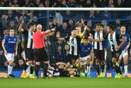 Lejeune hrdinou Strak, Chelsea se v derby protrápila k bodu