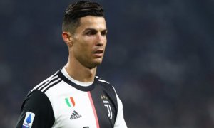 Ronaldo hattrickem zničil Cagliari, Zlatan neúspěšně debutoval. Do čela se však vrátil Inter