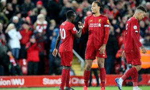 Liverpool na Anfieldu prohrával, přesto je znovu o krok blíže titulu