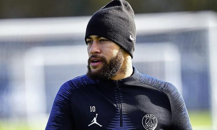 Slavící Neymar i Mbappé si rýpli do gólového teenagera Haalanda