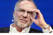 Rummenigge se zlobí na vedení bundesligy. O víkendu by se hrát mělo, myslí si šéf Bayernu